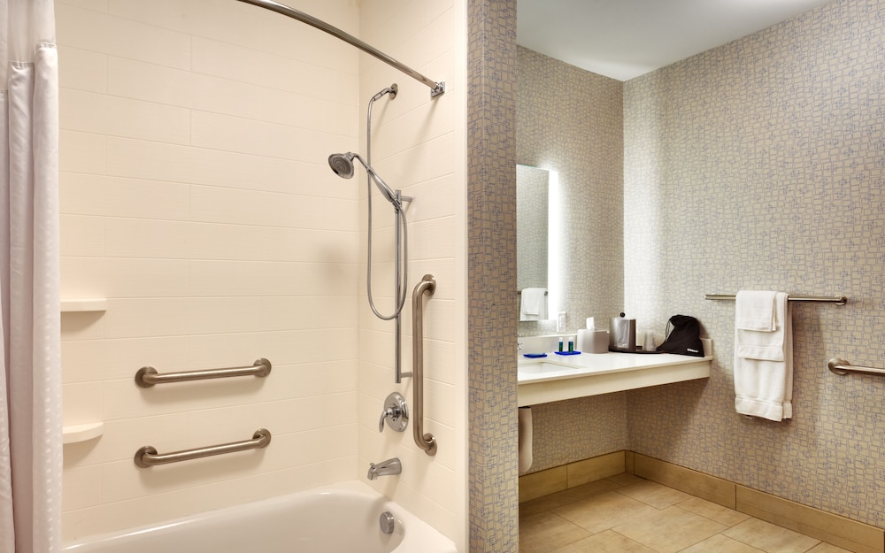 Holiday Inn Express Hotel And Suites el Paso I 10 East 8/39