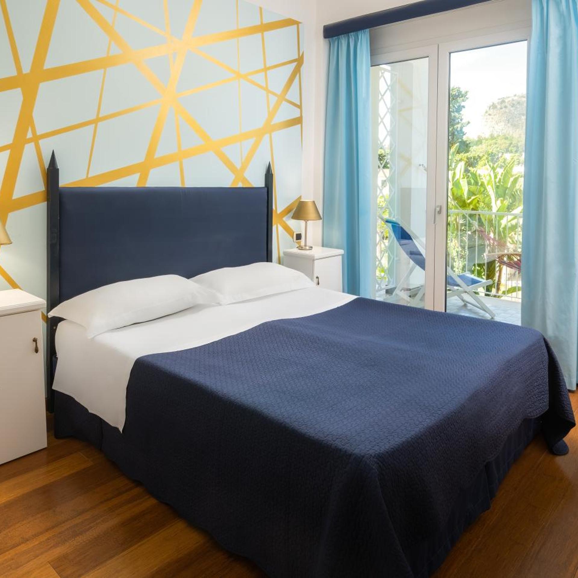 Room, Double or Twin Bed