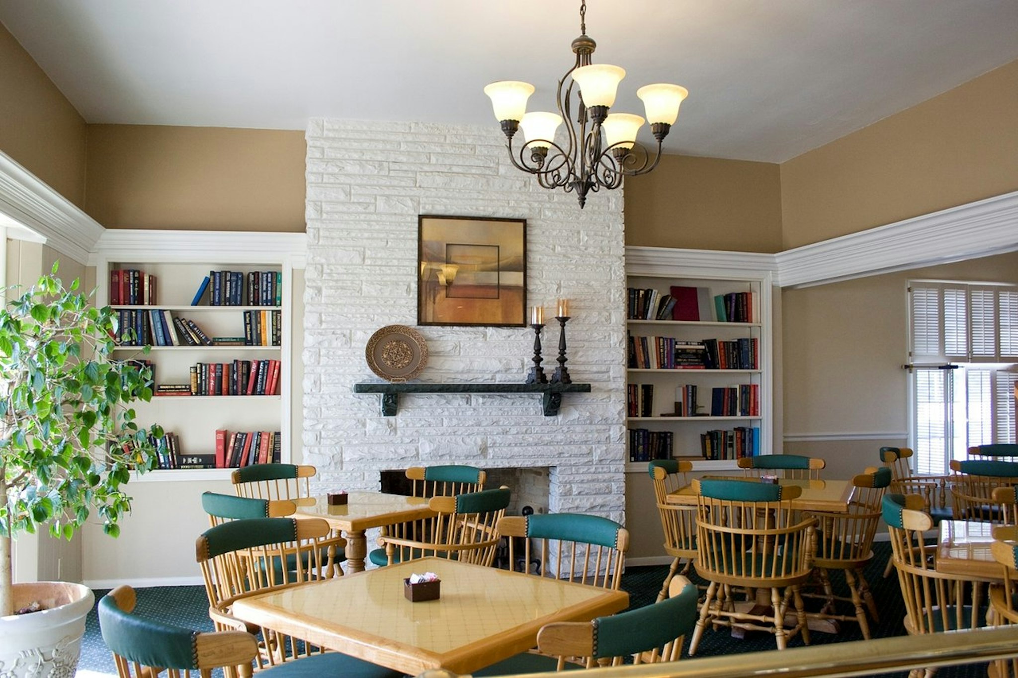 Rockford Alpine Inn and Suites 2/4