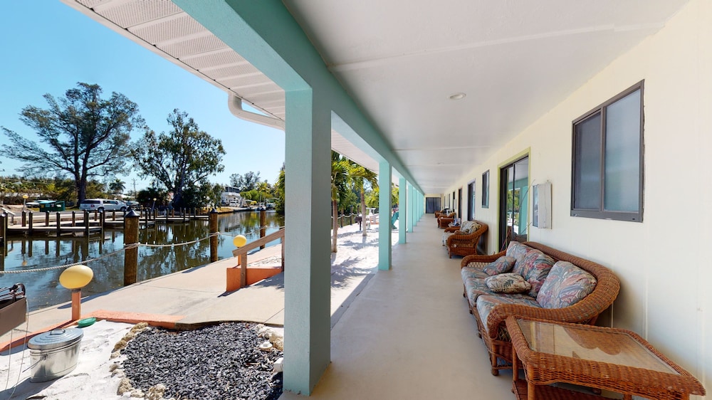 Off the Charts Inn Out Island Resort 38/50