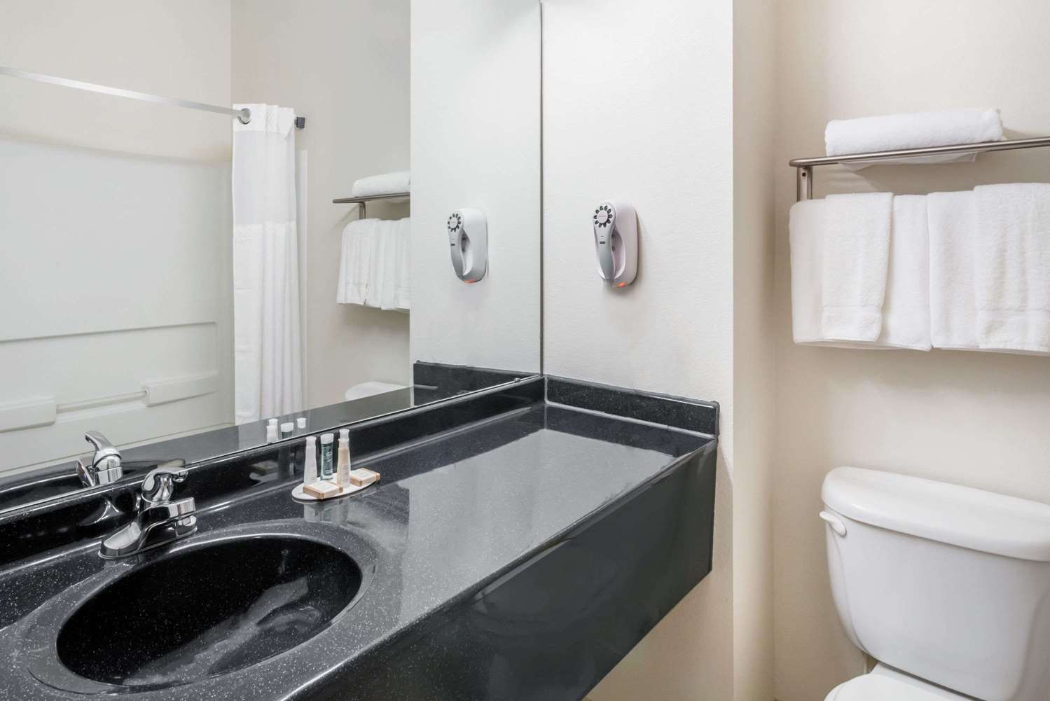 Baymont By Wyndham Indianapolis Northeast 44/45