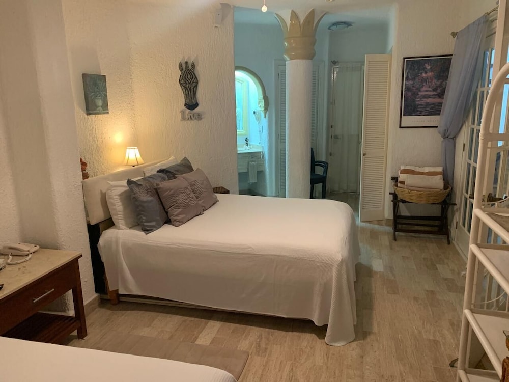 Cancun Plaza Condo 12/49