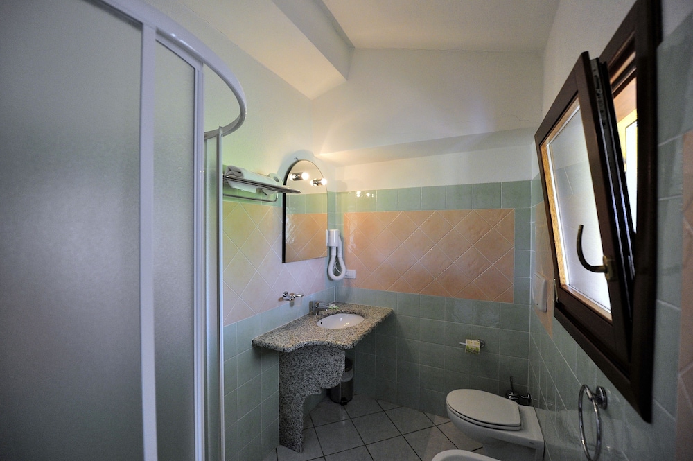 Hotel Cala Mirto 24/66