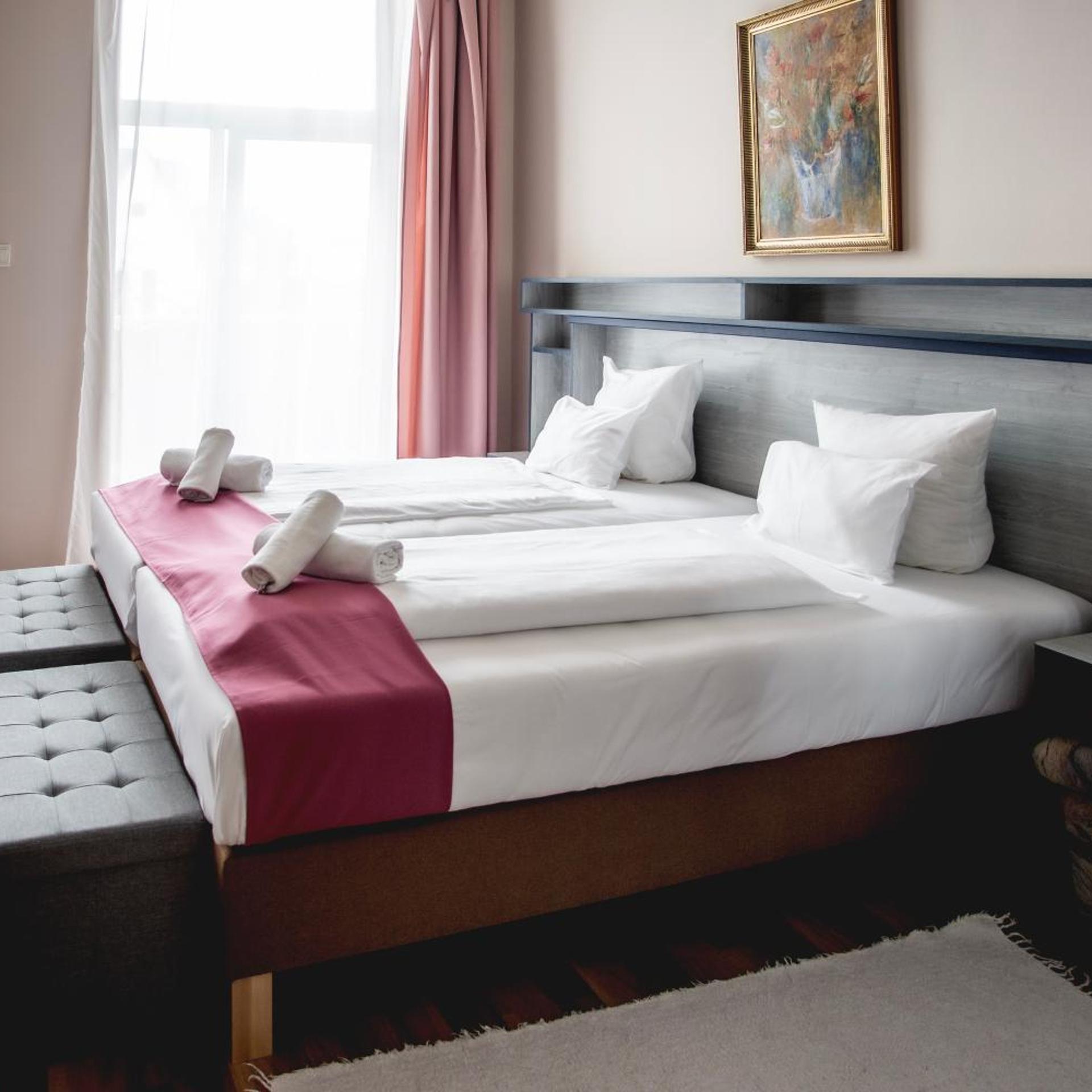 Hotel Kapos 16/50