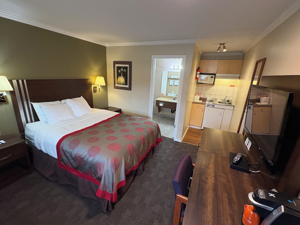 Standard, Queen Bed, Kitchenette