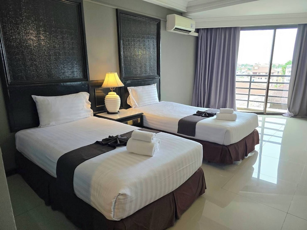 First Pacific Cirrus Hotel 20/50