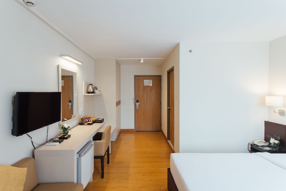 Seasons Siam Hotel 36/55