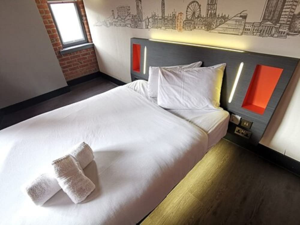 STANDARD, DOUBLE BED, ACCESSIBLE