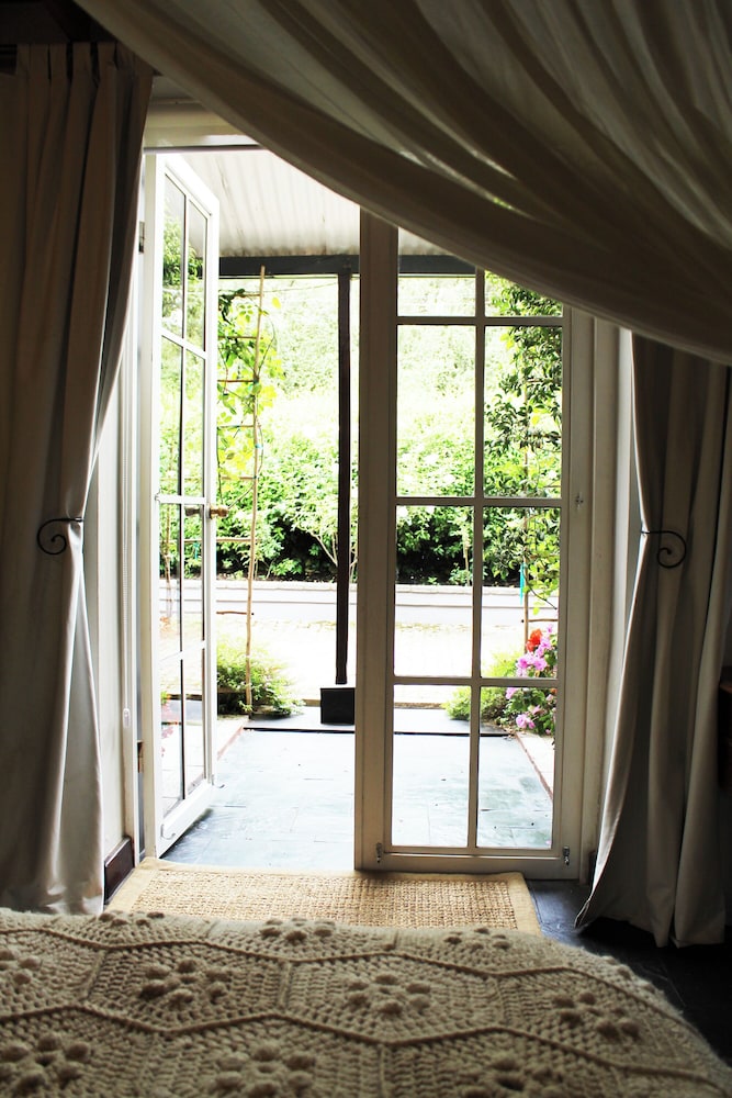 Arumvale Country House 30/50