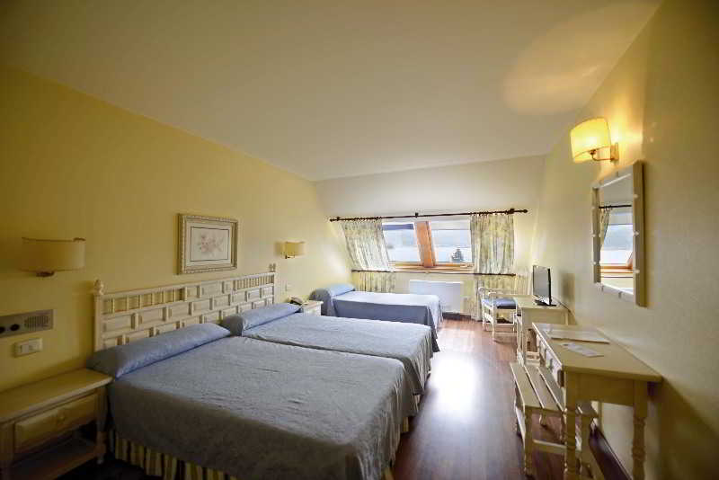 Standard, Double Bed, with Child Extra Bed، Hotel Villa Covelo 2/4