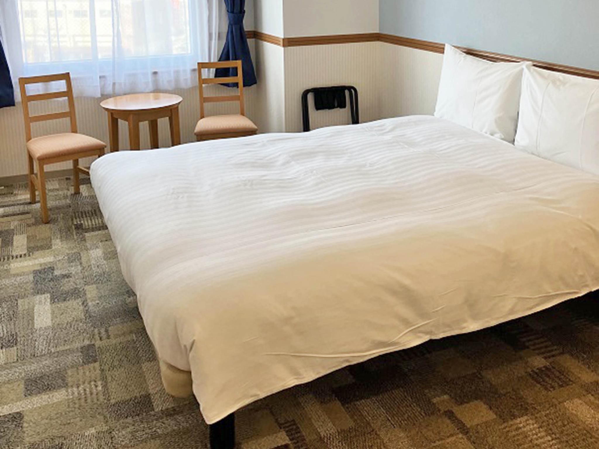 Room, Double Bed, Smoking