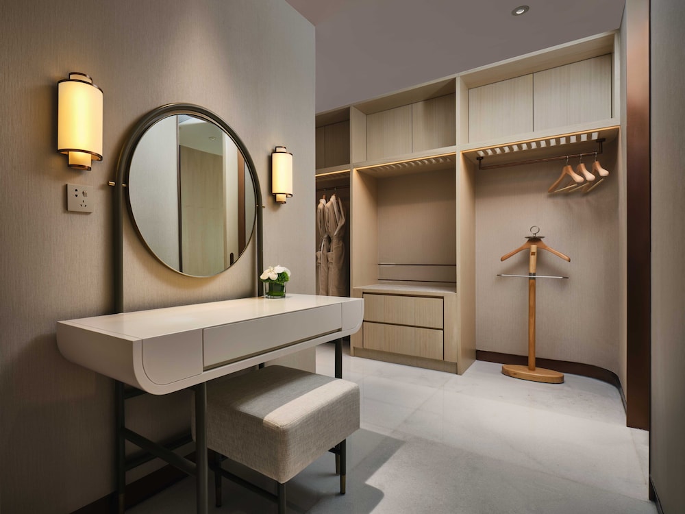 Intercontinental Chongqing Raffles City 6/70