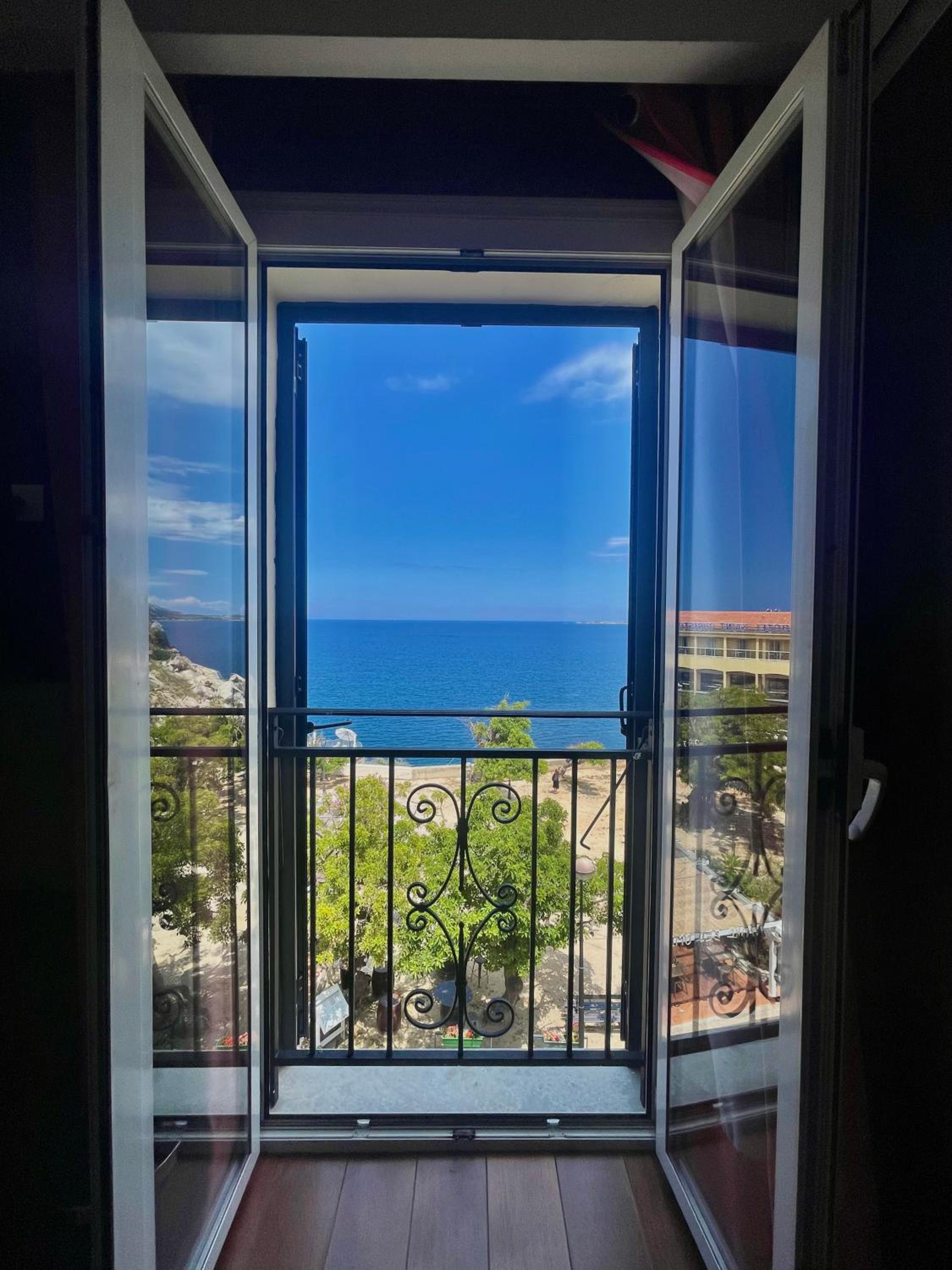 Hotel Restaurant Christophe Colomb 23/50