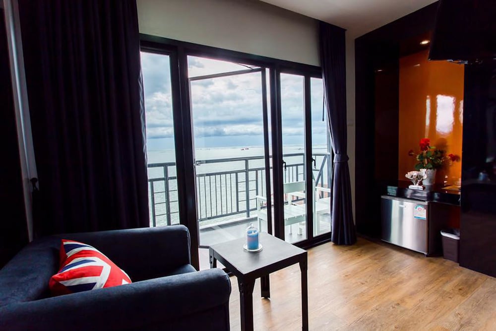 The Loft Seaside Sriracha Hotel 48/68