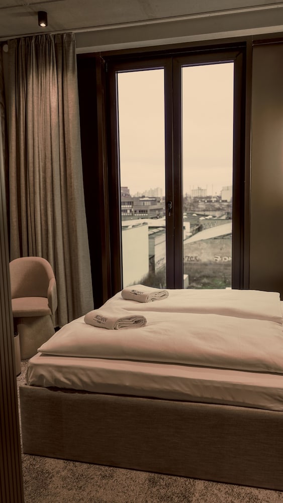 Junior Suite, Studio, Queen Bed, Balcony
