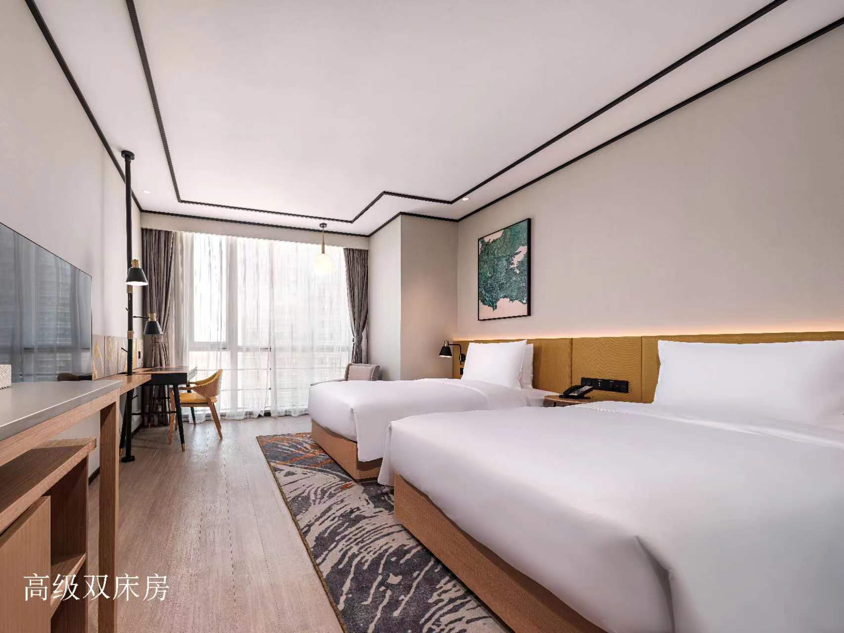 GUEST ROOM, KING BED