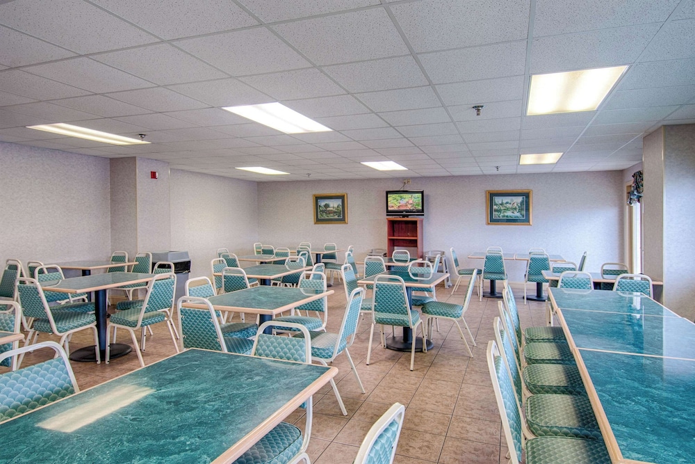 Park Tower Inn 45/55