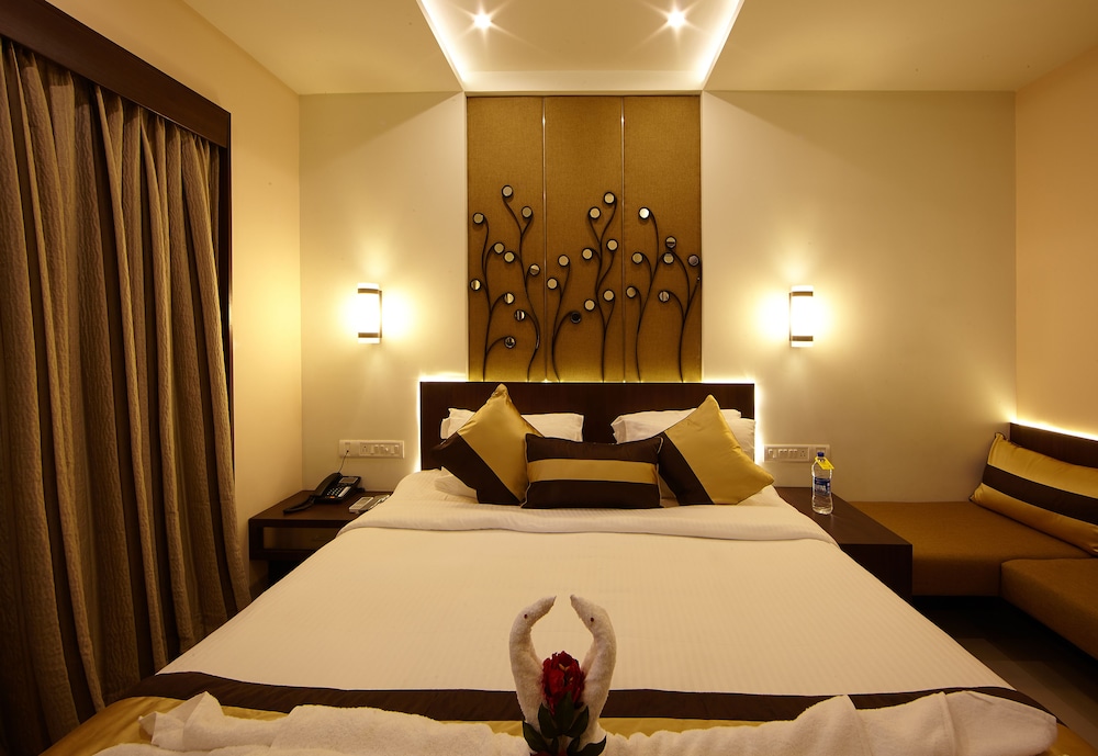 Golden Fruits Business Suites 9/26