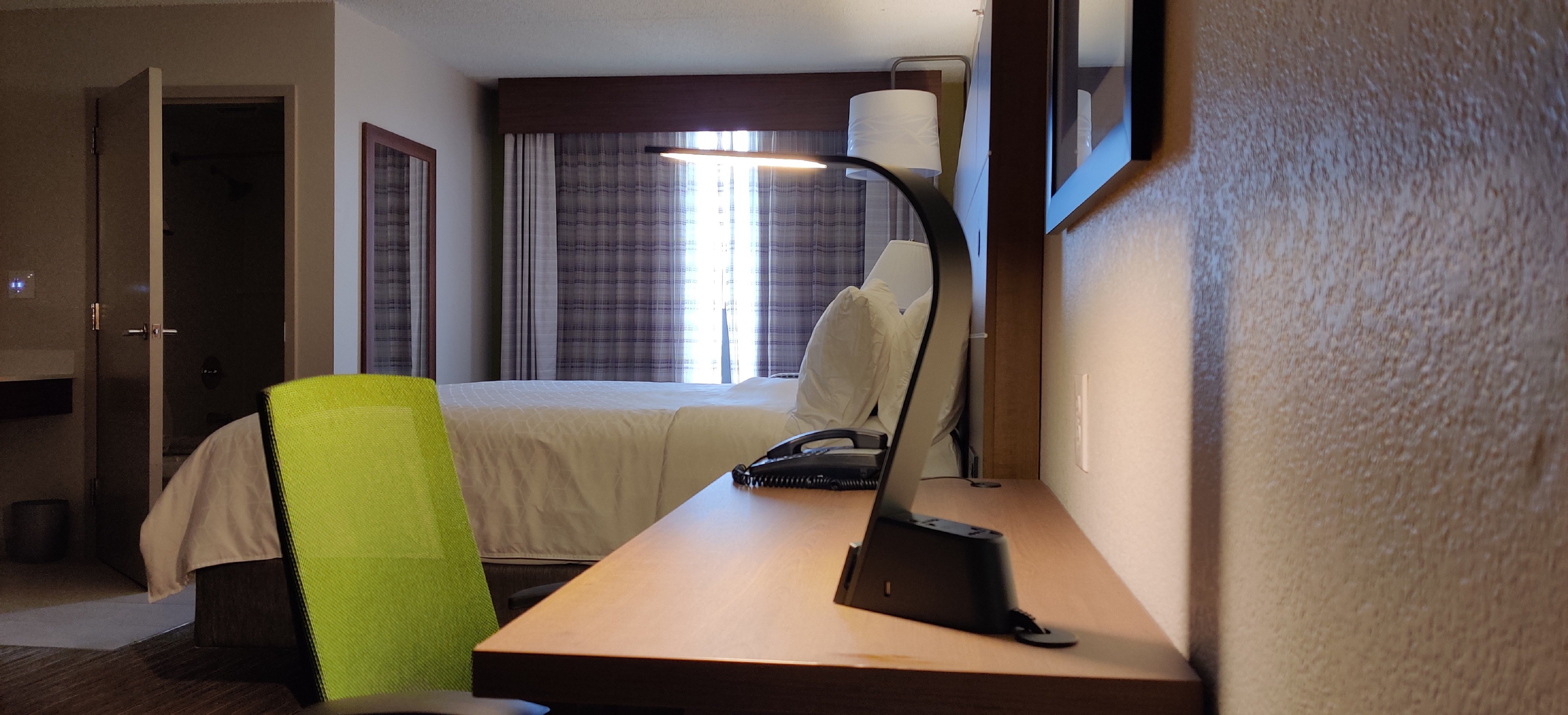 Holiday Inn Express Hotel And Suites Dallas Ft Worth Airport South 18/30