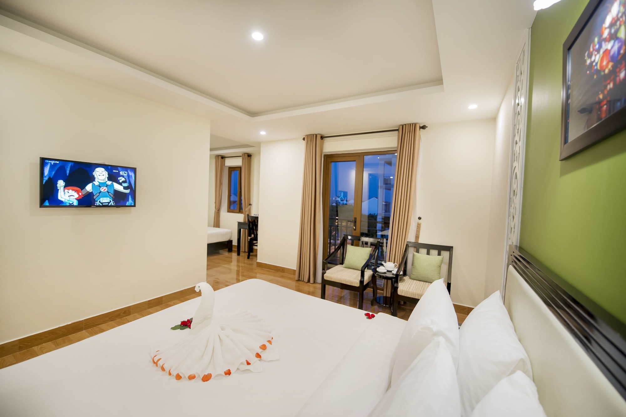 Family, King and Queen Bed, City View, Balcony