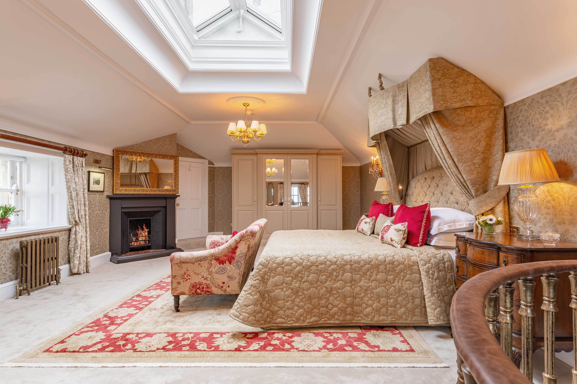 2 Bedrooms, Castle, Penthouse Suite, 2 King Beds