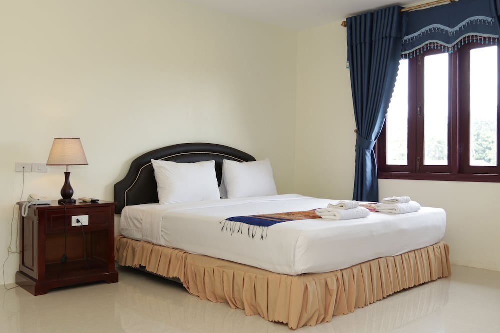 Champasak Palace Hotel 16/65