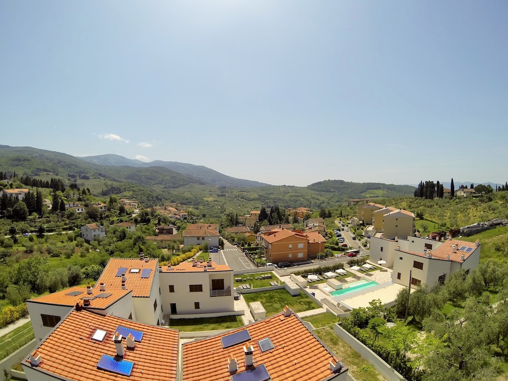 The Florence Hills Resort Spa 41/50