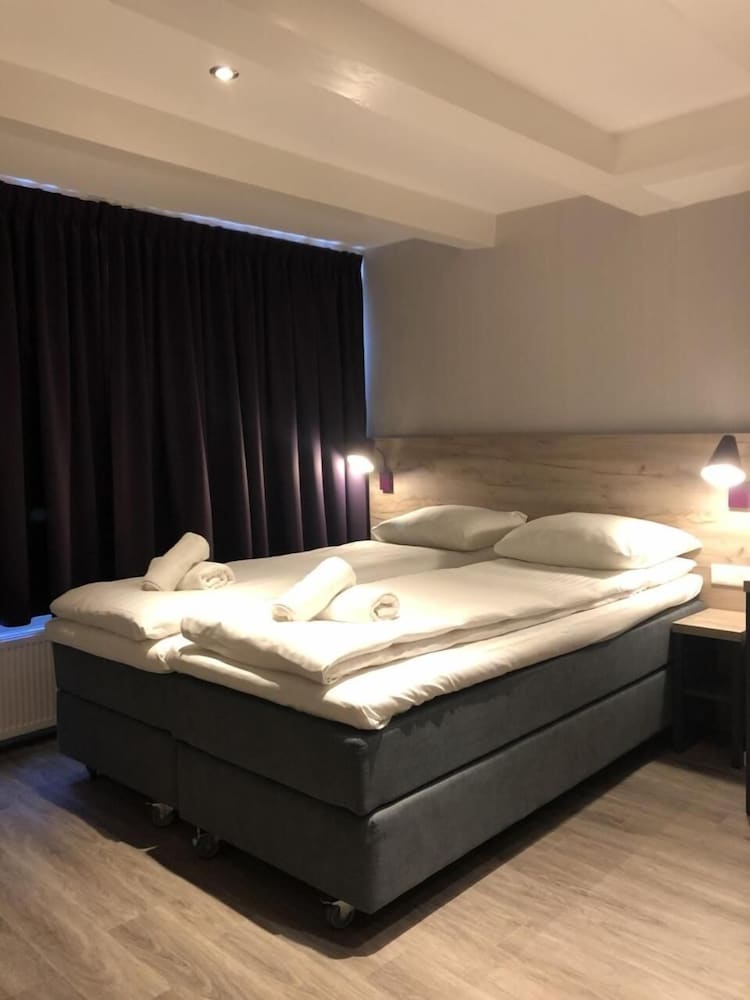 Facade Hotel Amsterdam 19/44