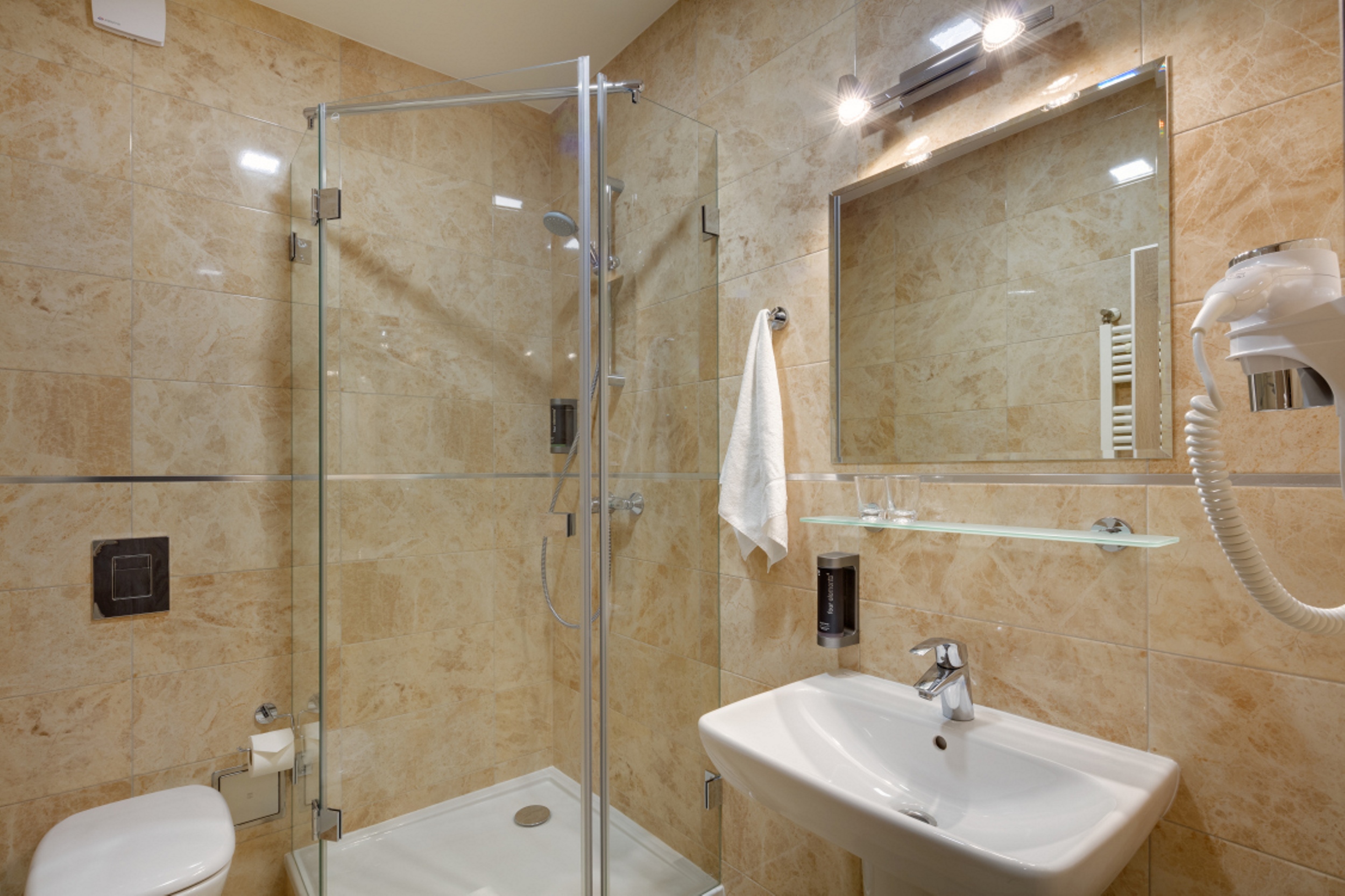 Florenc Hotel 36/39