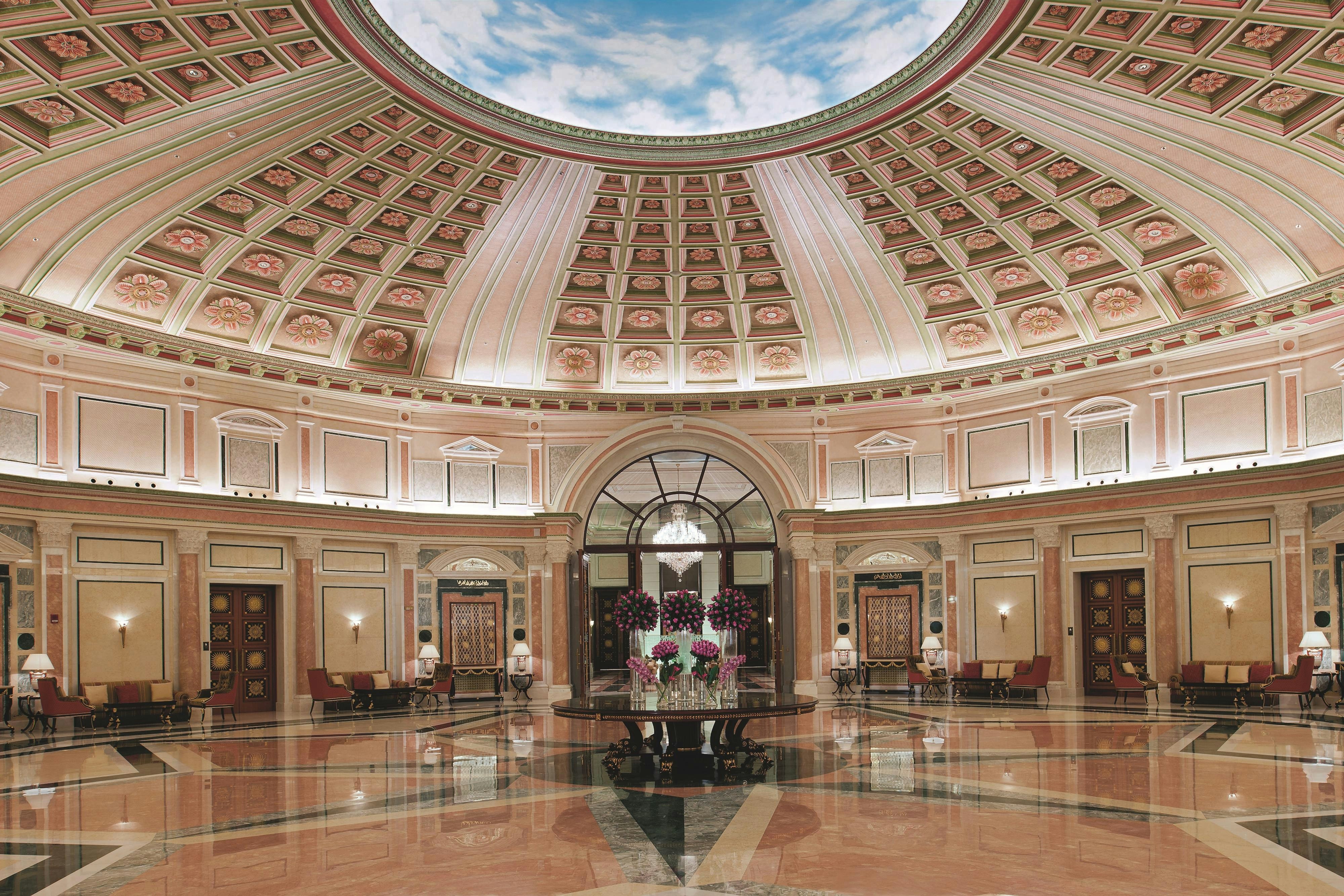 فندق ريتز كارلتون الرياض(The Ritz Carlton Riyadh) 2/7