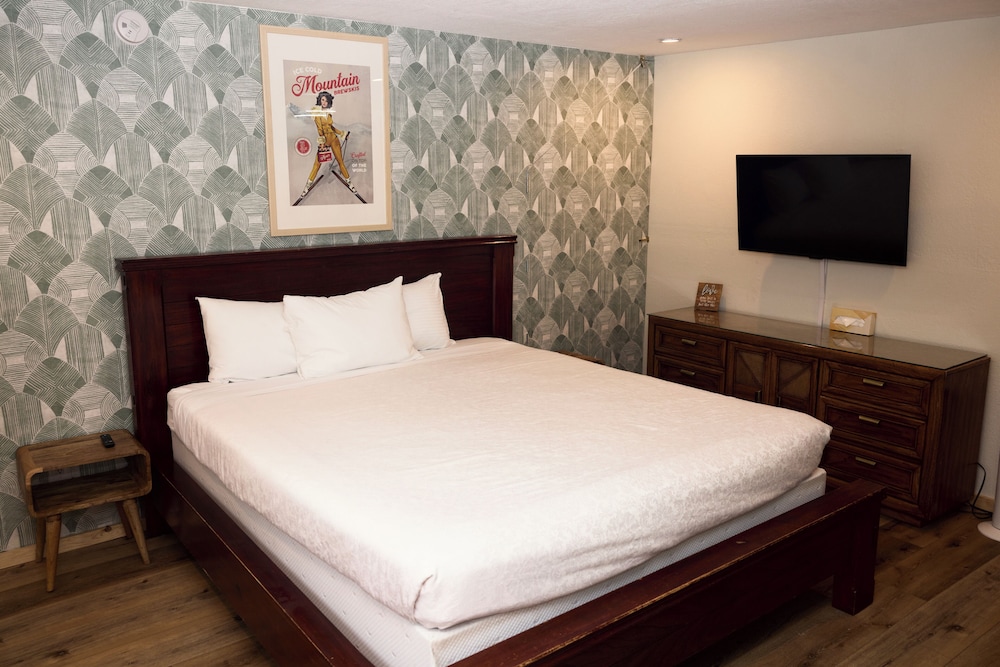 Cinnamon Bear Inn 16/80