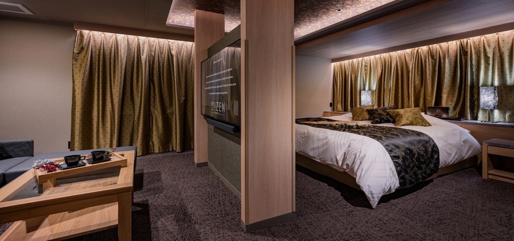DELUXE, DOUBLE BED