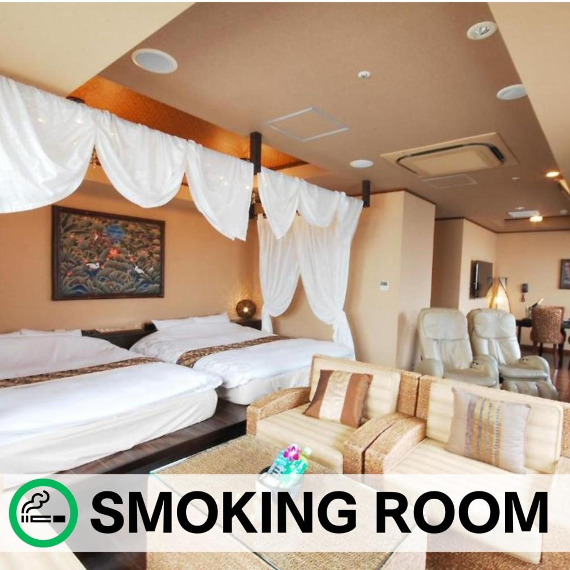 Cinema, Canopy, Suite, 2 King Beds, Bath and Shower