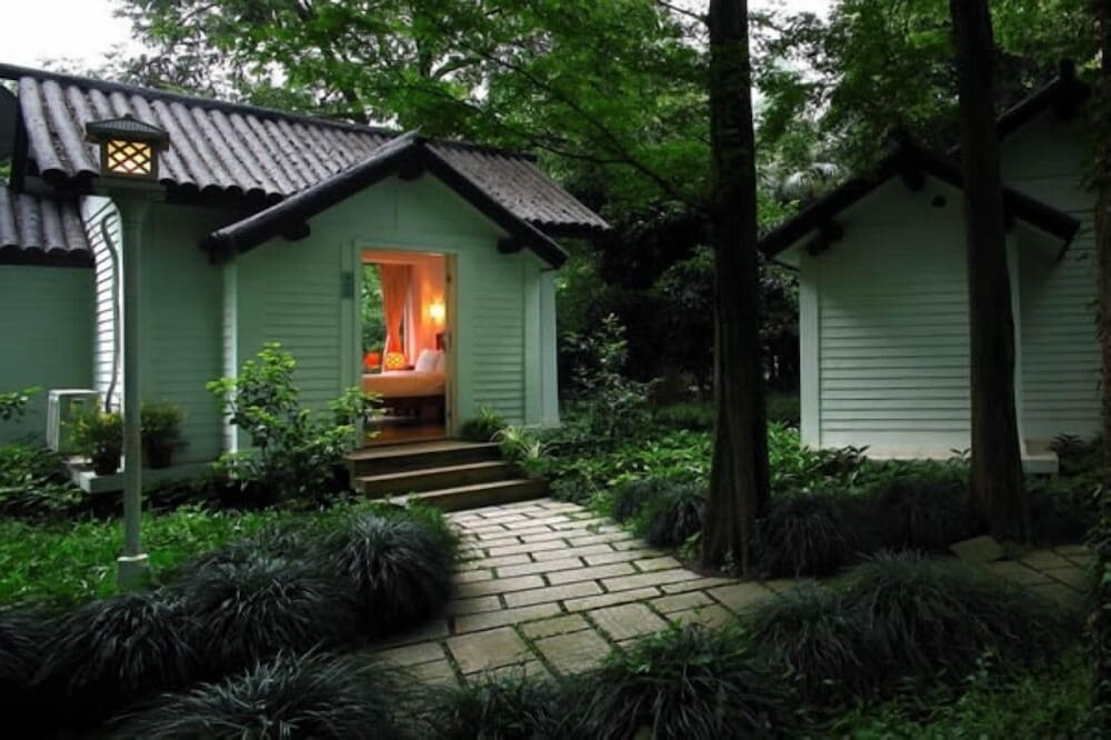 Lotus Glade Hotel 45/50