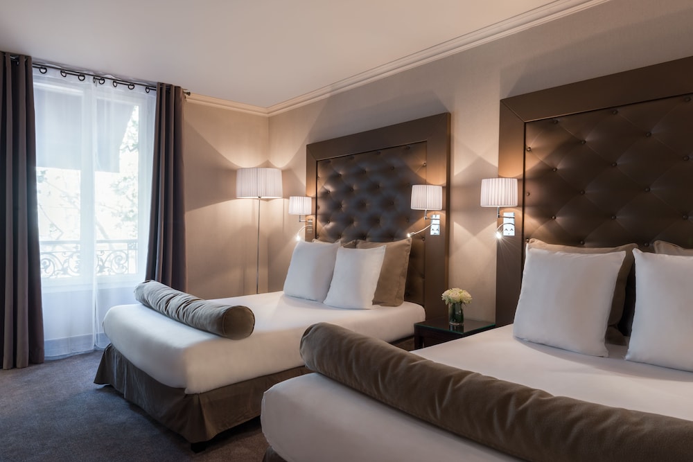 Hotel Saint Cyr Etoile 27/65