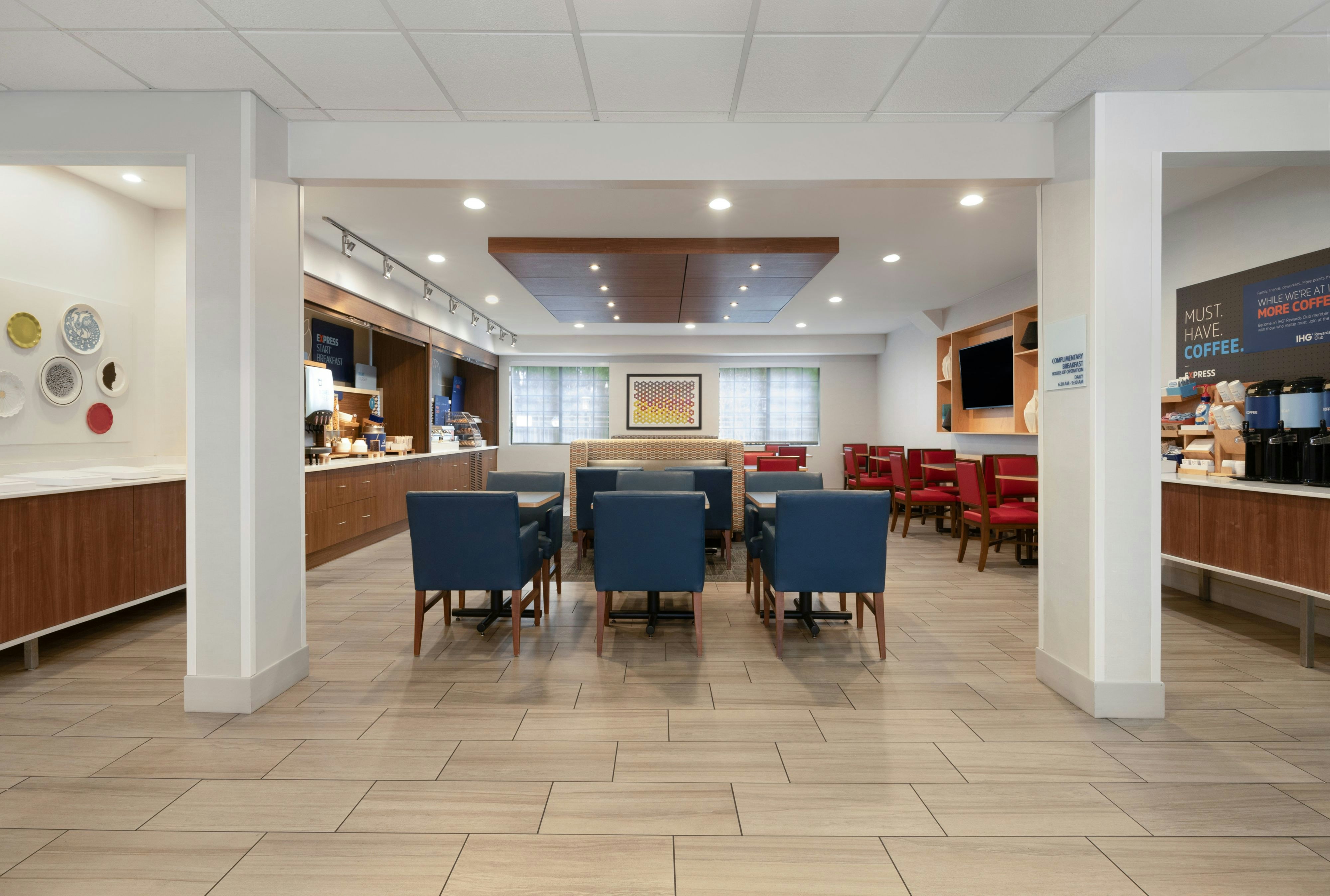 Holiday Inn Express Hotel and Suites ACWORTH - KENNESAW NORTHWEST 49/70