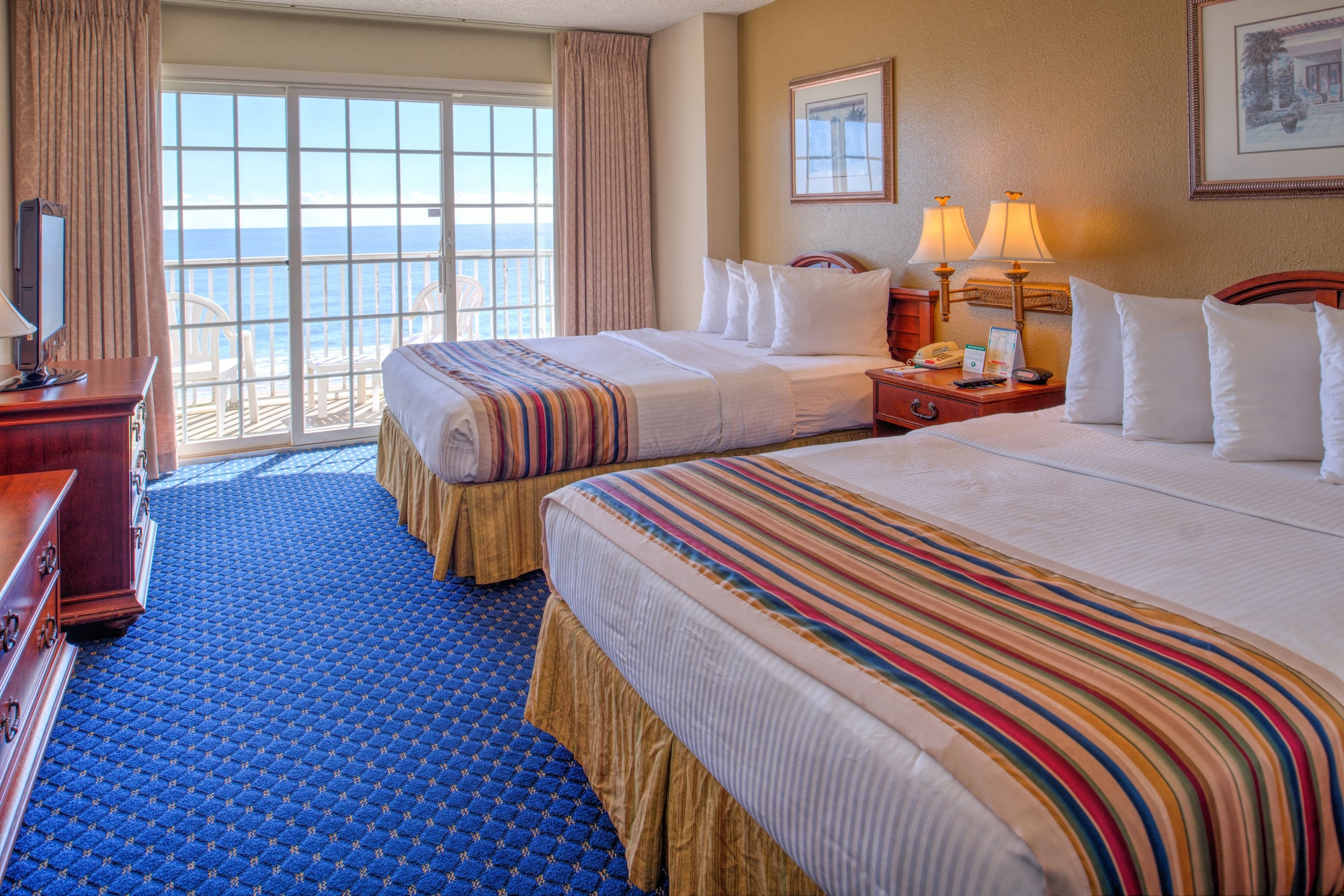 STANDARD, 2 QUEEN BEDS, OCEAN FRONT