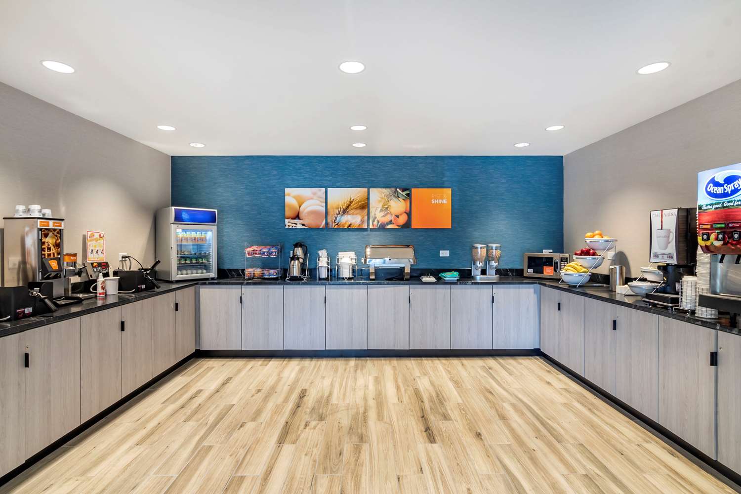 Comfort Suites Grandview - Kansas City 4/20