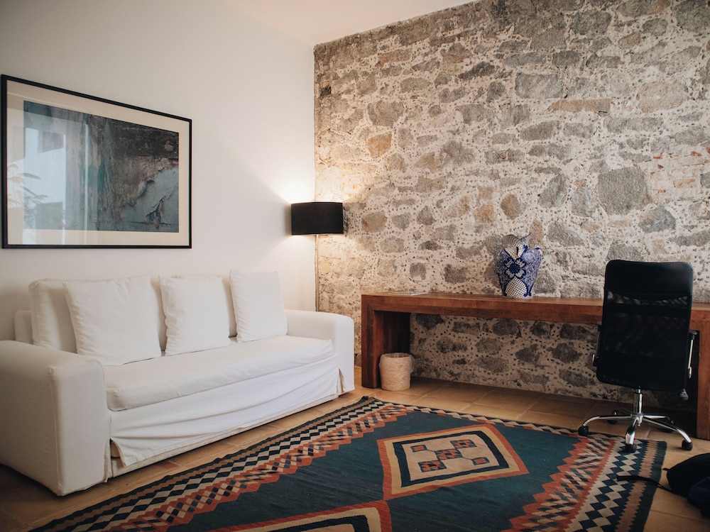 Hotel Boutique Casareyna 46/67
