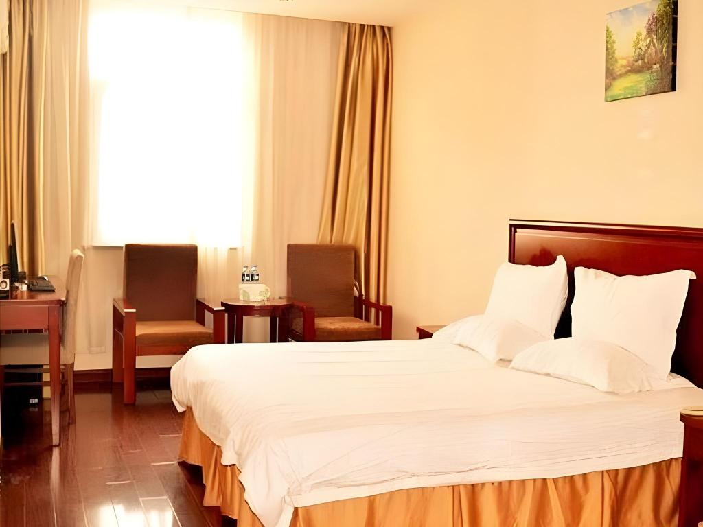 GreenTree Inn Qingdao Jiaozhou Sanlihe Park Express Hotel 17/40