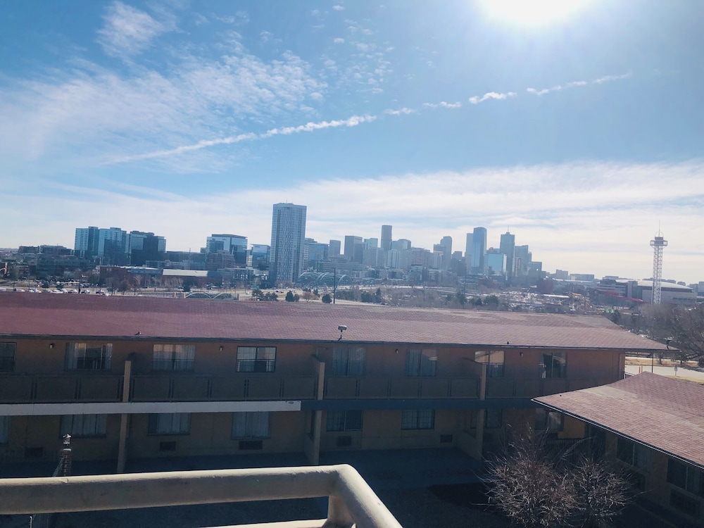 Budget Inn Denver Downtown 15/17