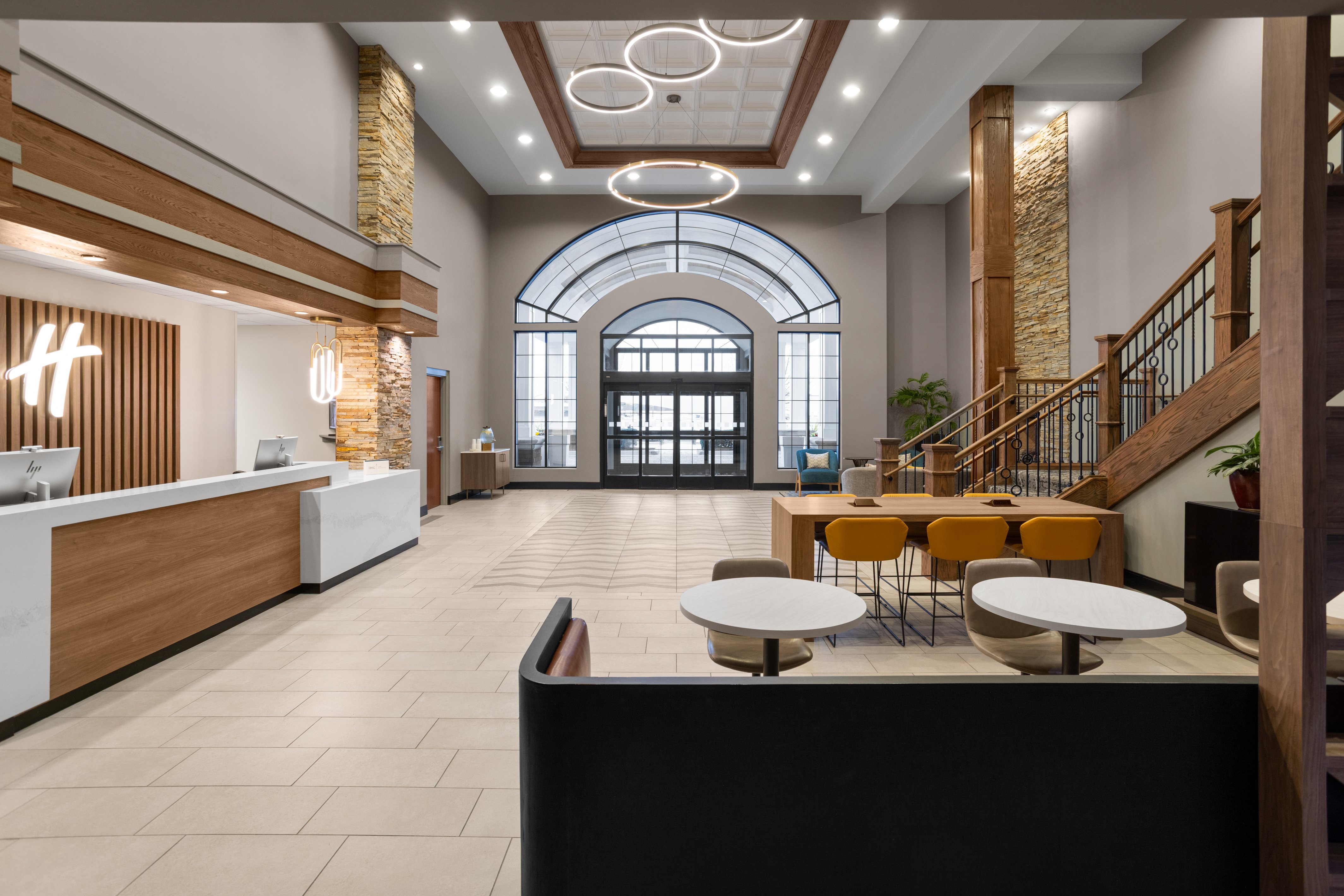 Holiday Inn Midland 18/75