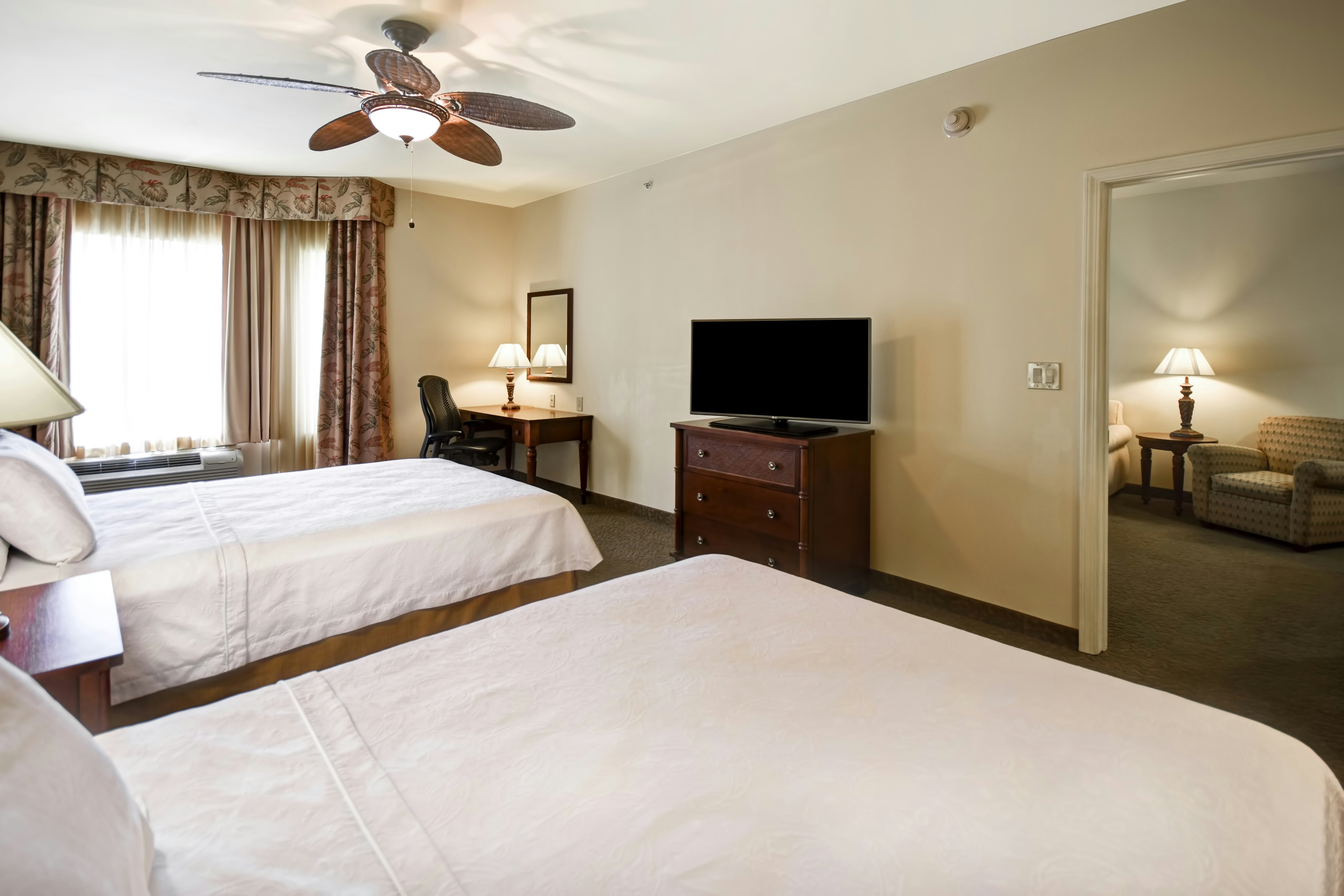 1 BEDROOM, SUITE, 2 QUEEN BEDS