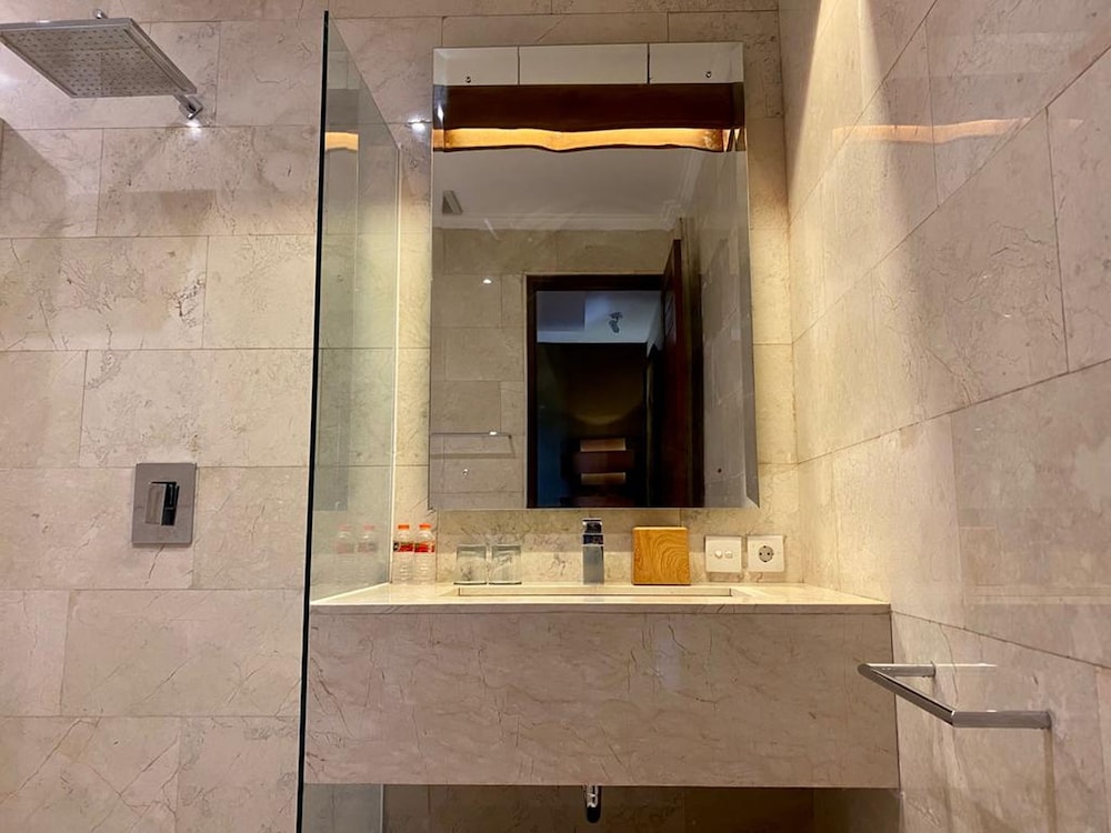 D Djabu Hotel Seminyak 50/50