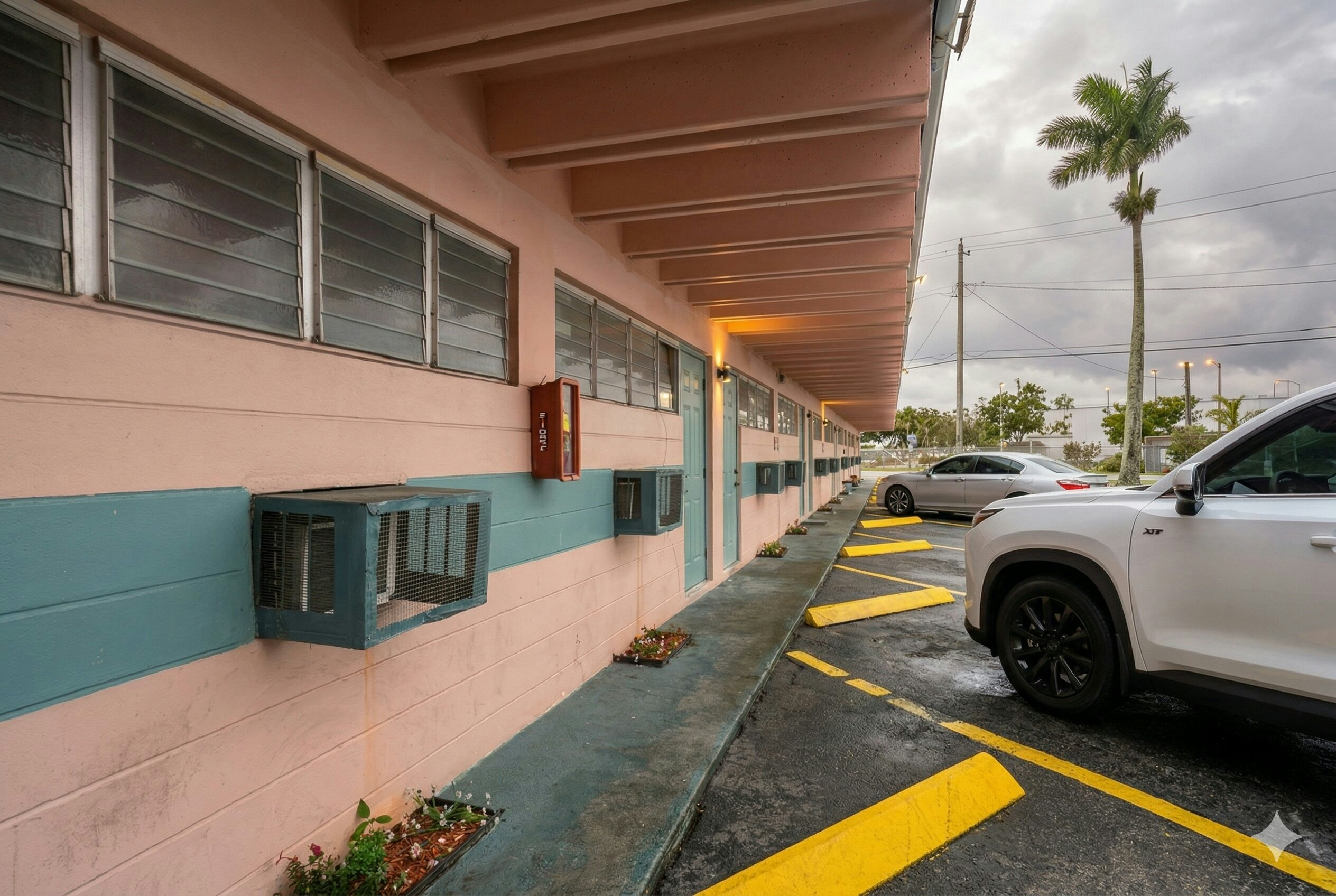 OYO Anhinga Motel 18/28