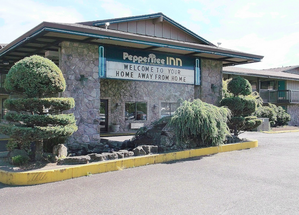 PepperTree Inn 1/67