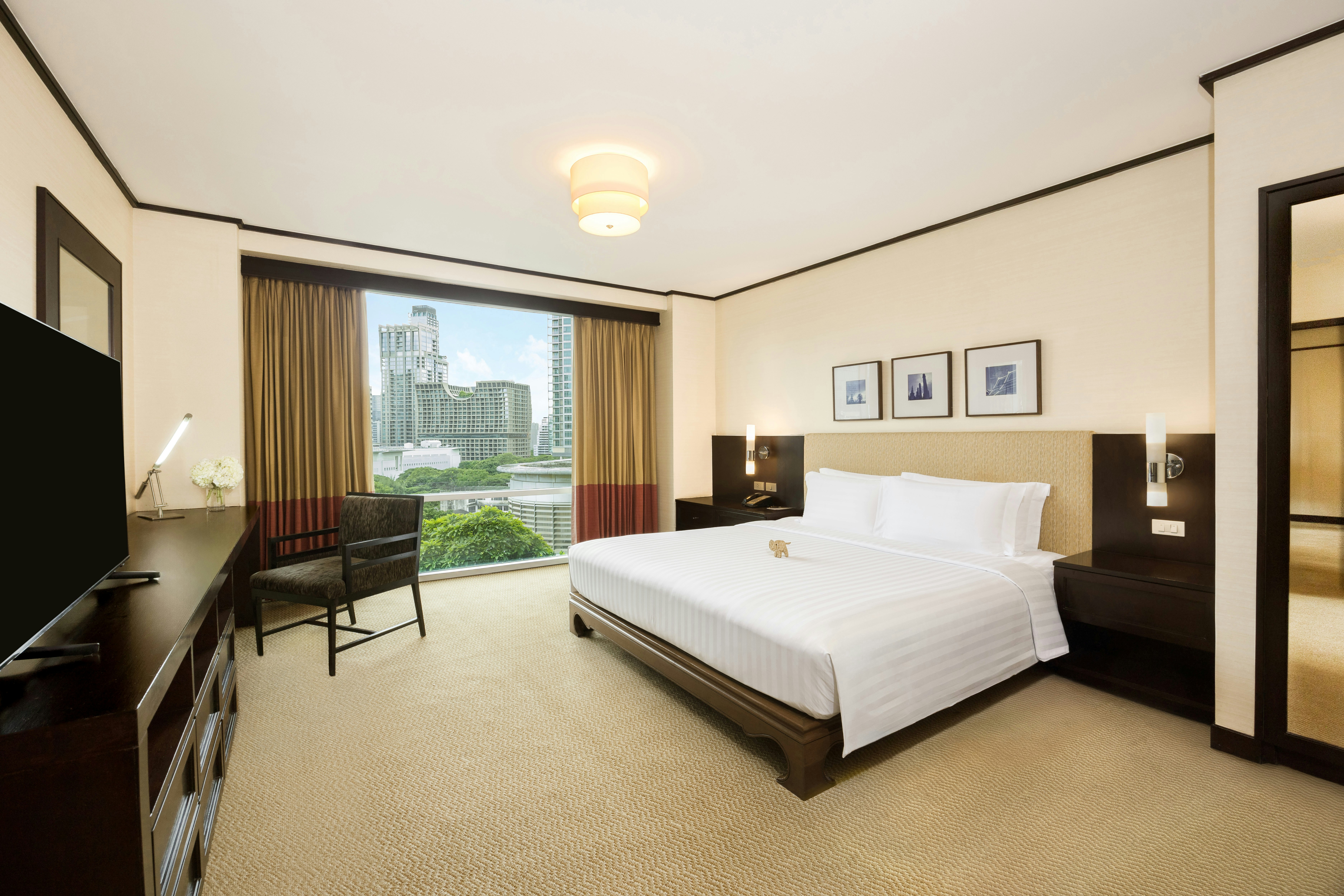 2 BEDROOMS, DELUXE, DOUBLE OR TWIN BED