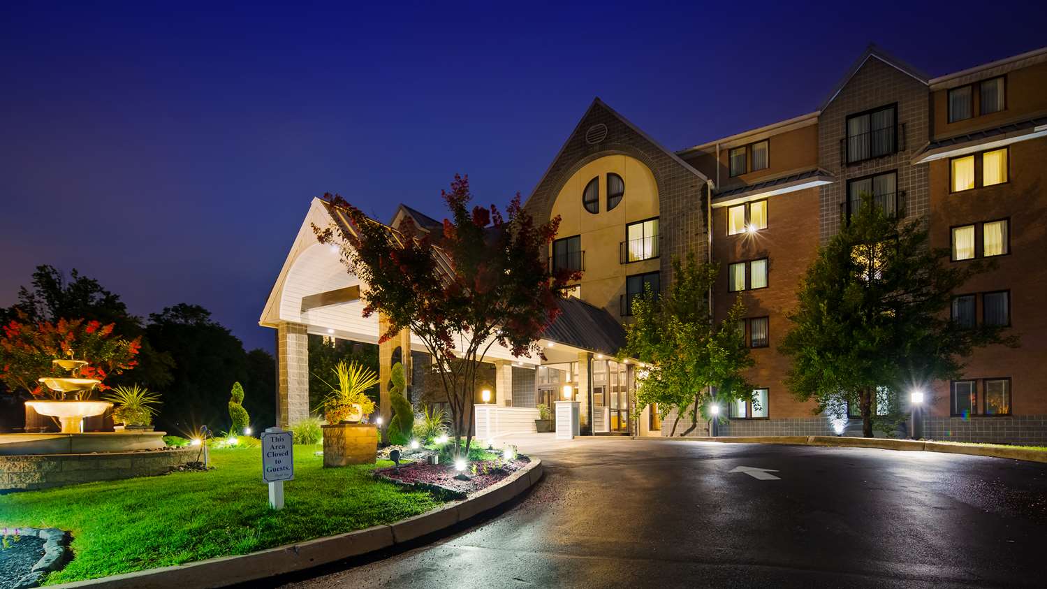 Best Western Plus Concordville Hotel 52/54