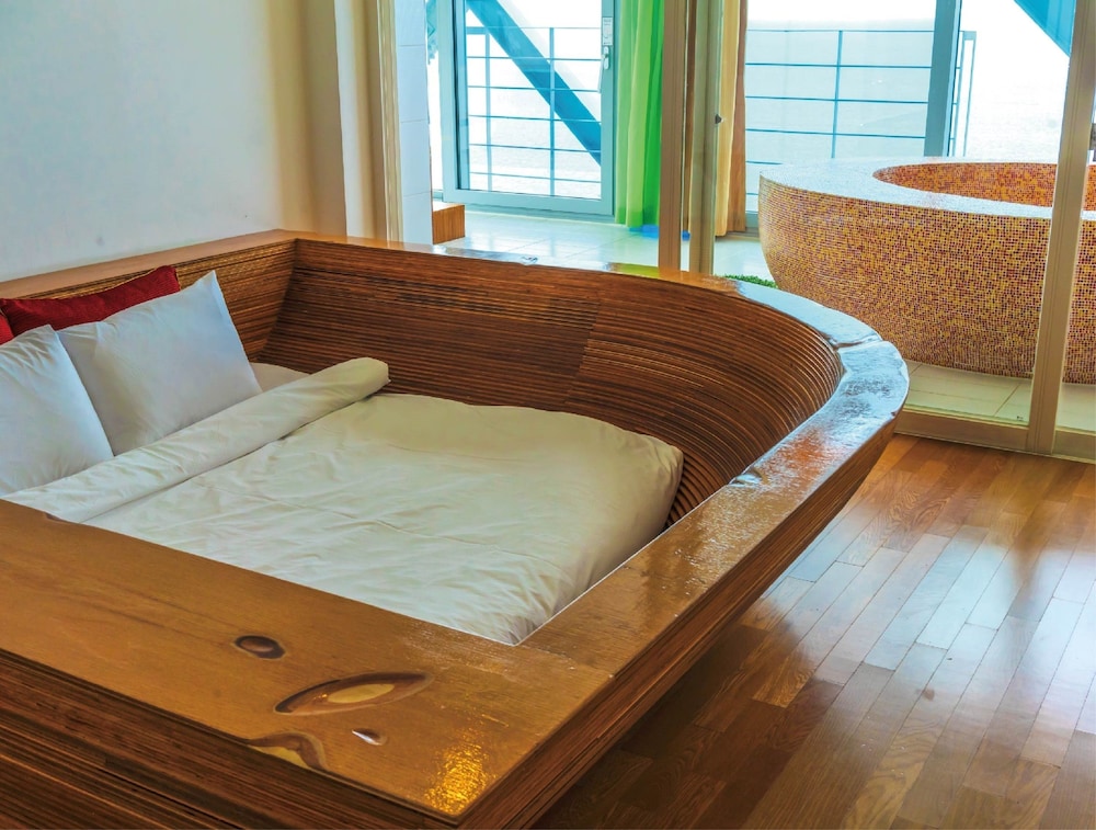 Haslla Art World Museum Hotel 9/64