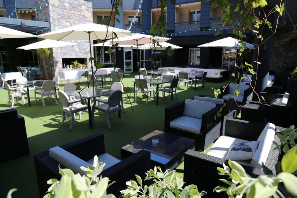 Cors Hotel 33/36